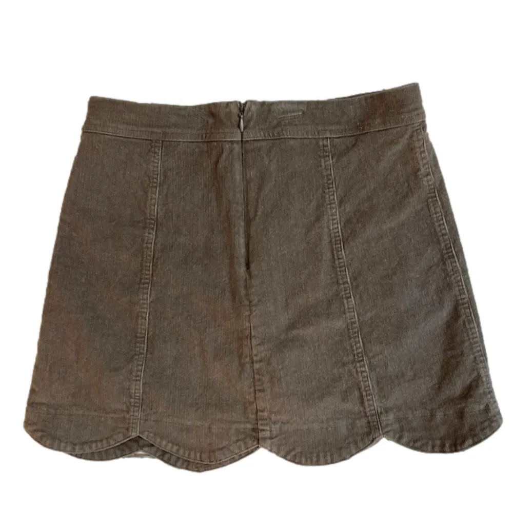 HYFVE corduroy scalloped edge taupe mini skirt, size S EUC, no flaws - Image 7