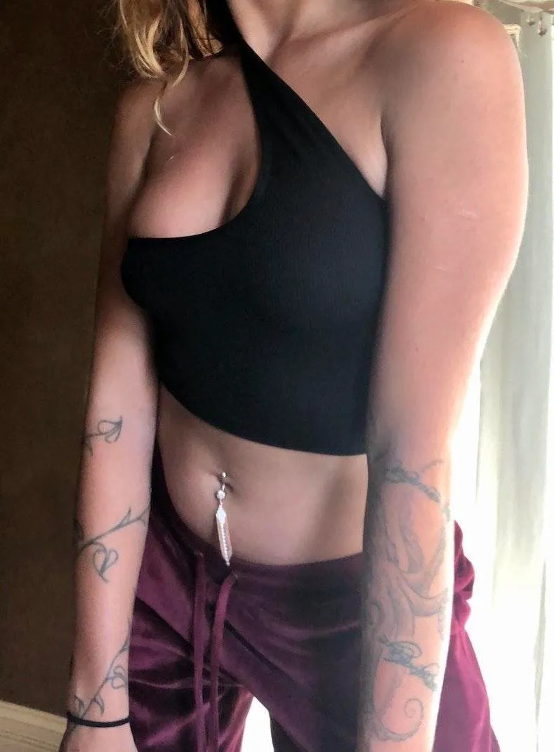 Sexy Crop Top - Image 2