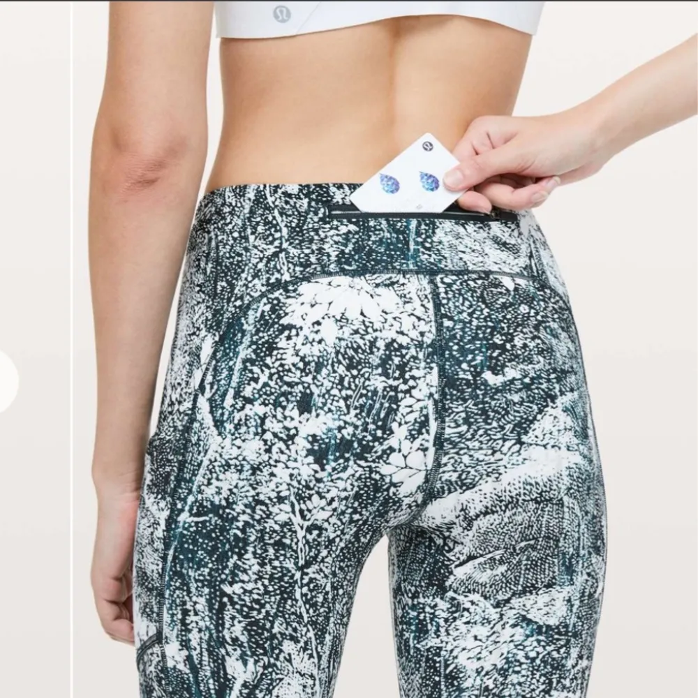 Lululemon Speed Up Tight *Full-On Luxtreme 28" in Wildwood Multi W1411 Sz 4 - Image 4