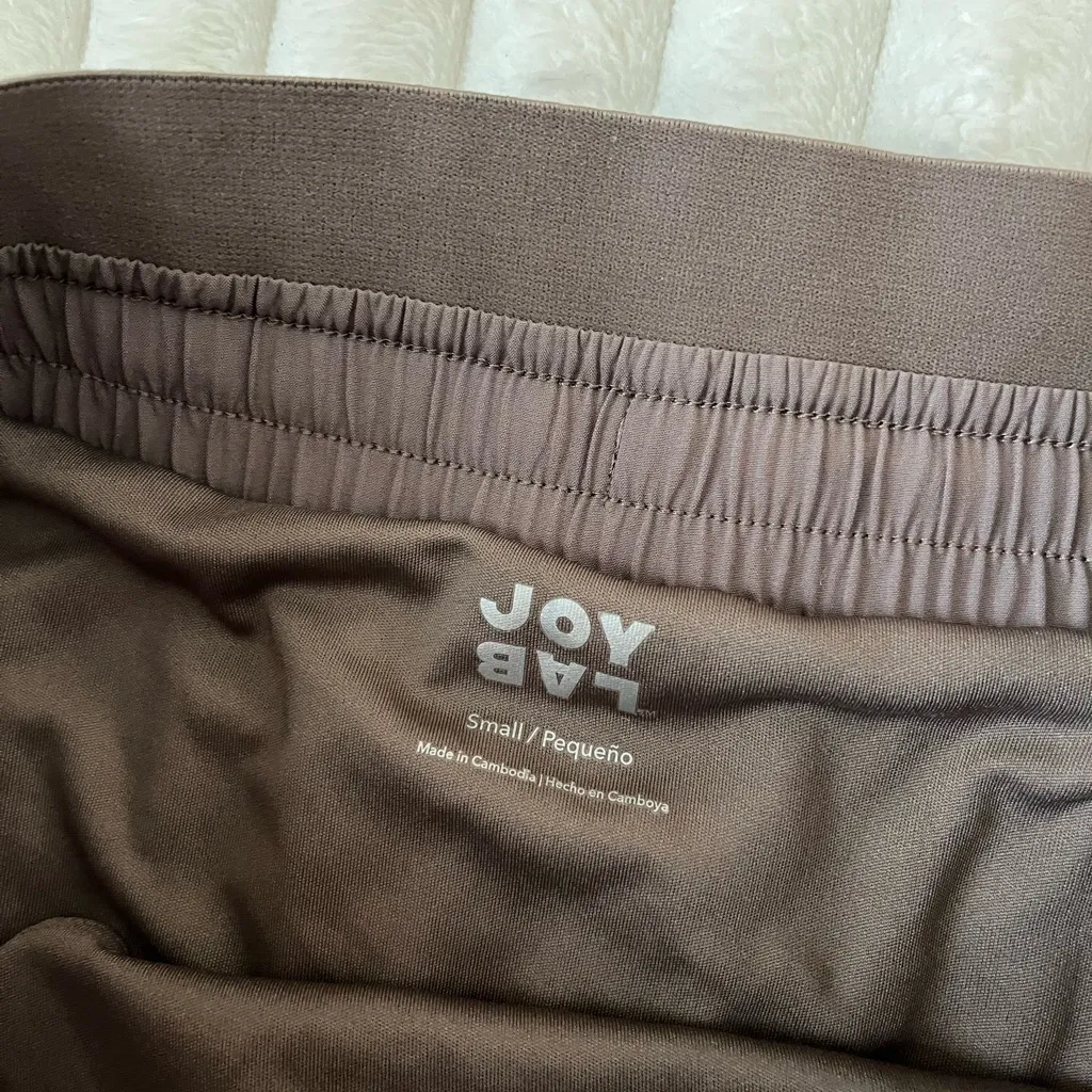 Joylab Brown Pleated Shorts - Image 5