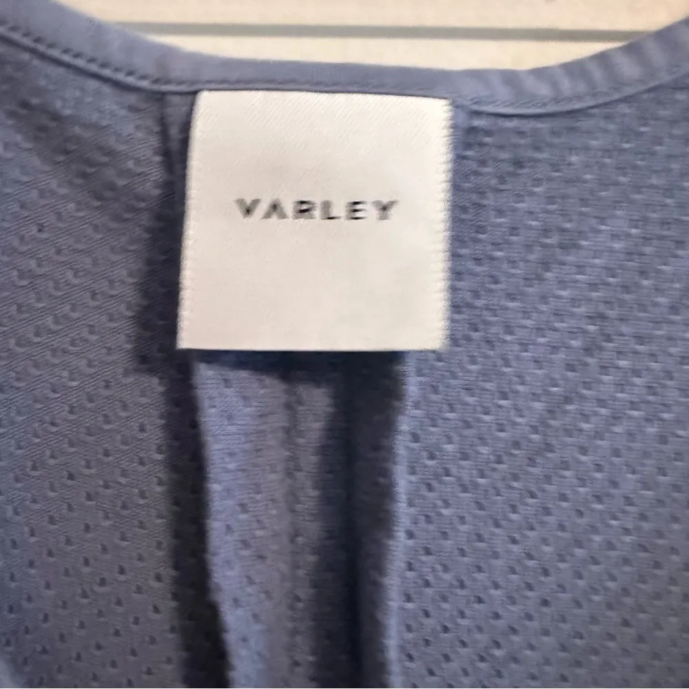 Varley Athletic Size Medium Blue Sleeveless Tank Top Breathable Fitness Gym - Image 2