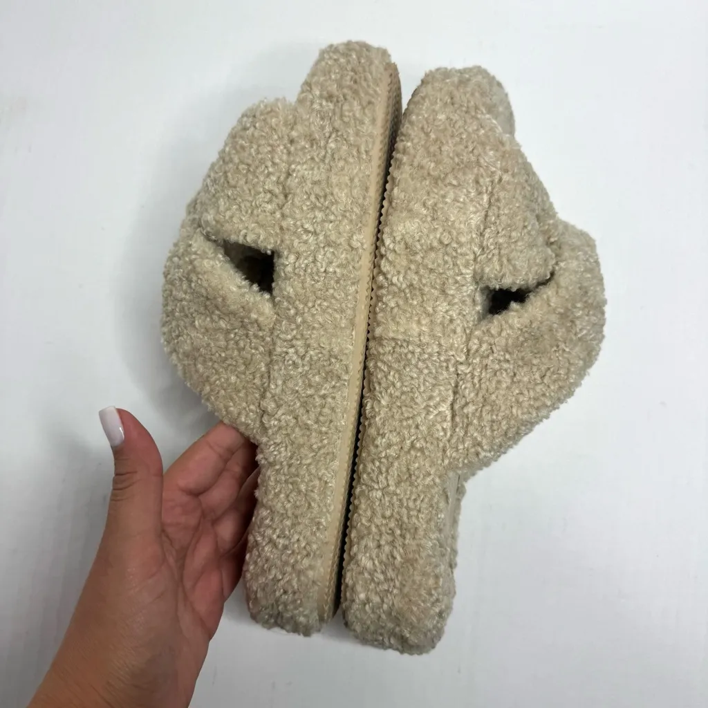 ABERCROMBIE &‎ FITCH Women's Sherpa Shearling Mules Slippers - Image 8