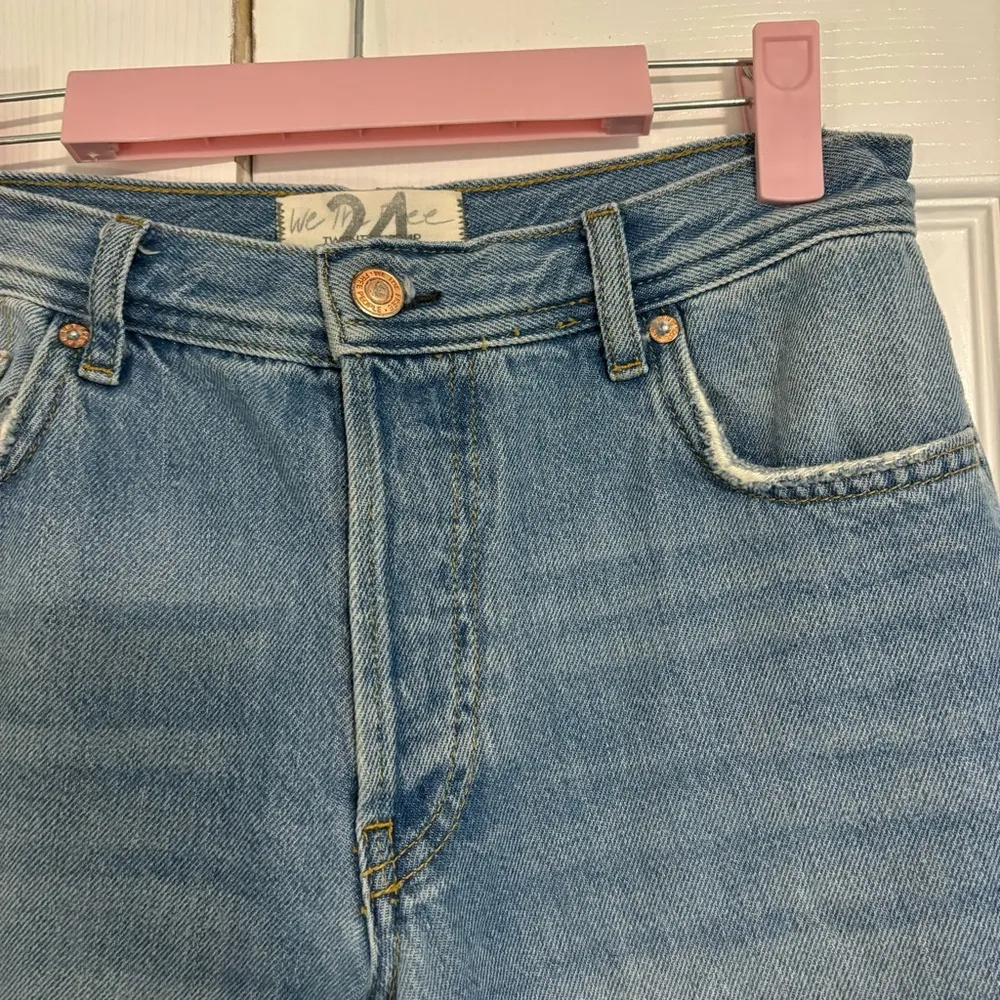 Free People We The Free Maggie Heavily Distressed Crop Jeans - Image 5