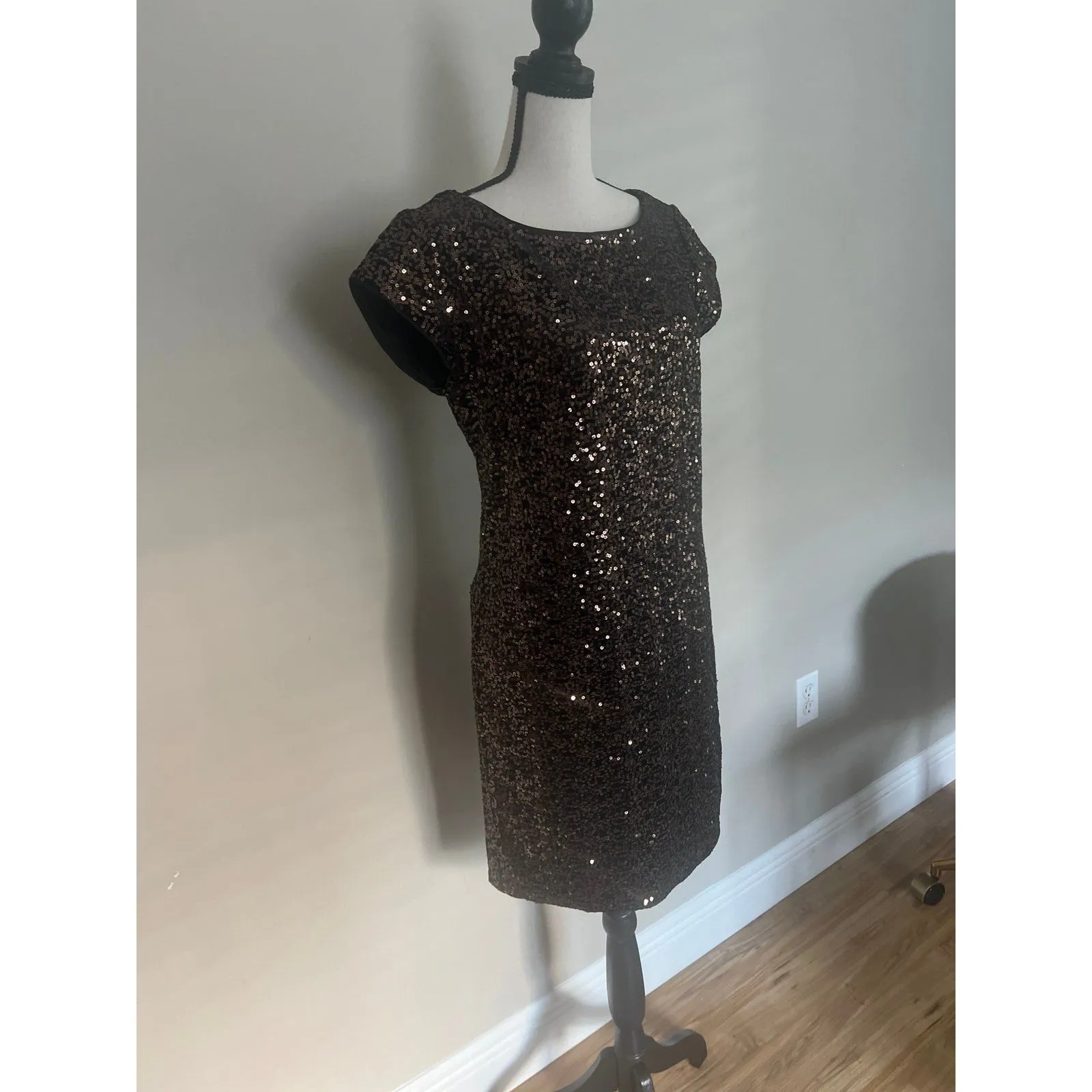 Eliza J Dress Women’s 6 Black Gold Sheath Mini Velvet Sequins Cap Sleeves - Image 4