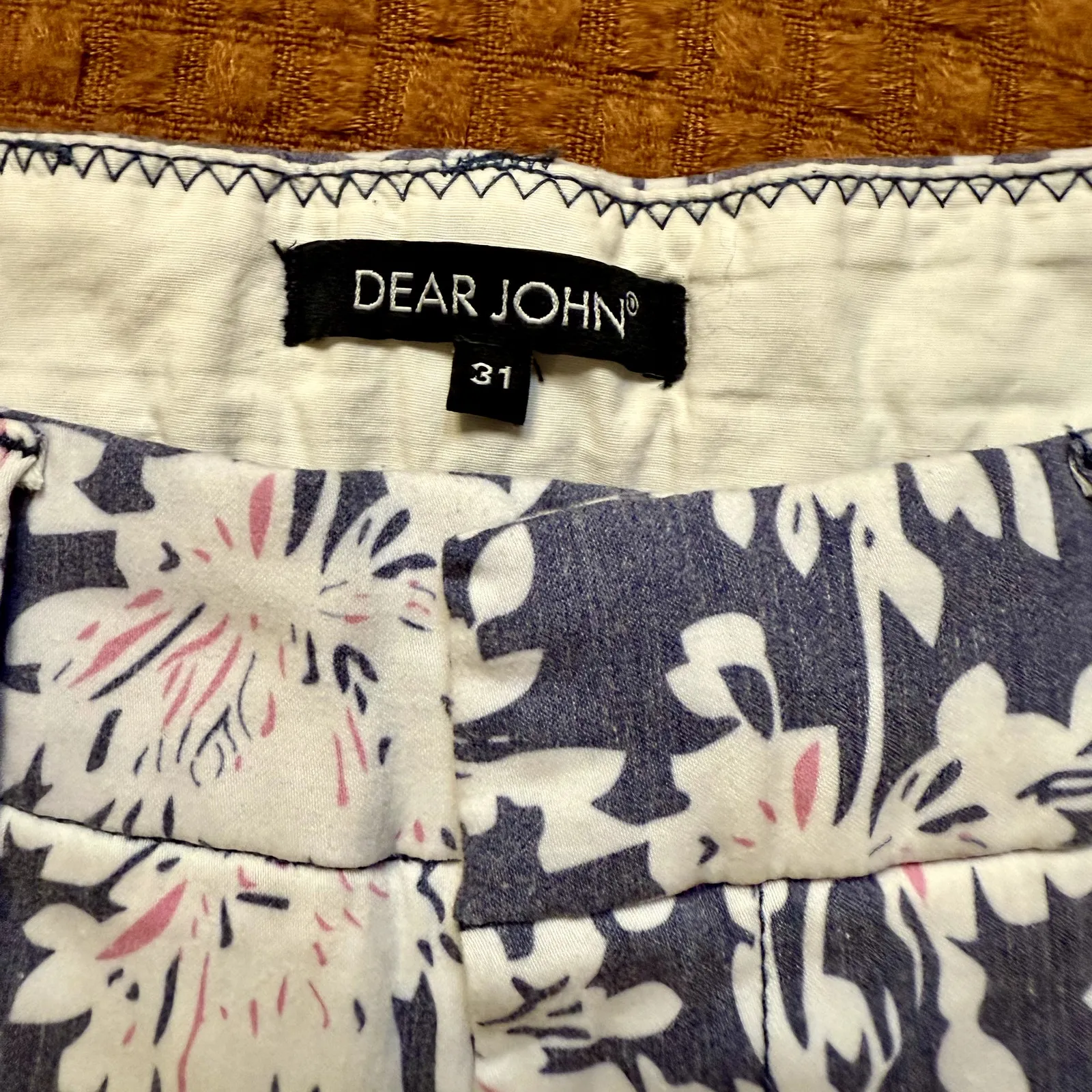 Dear John  Size 31/ 10 Floral Patterned 5" inseam‎ - Image 2
