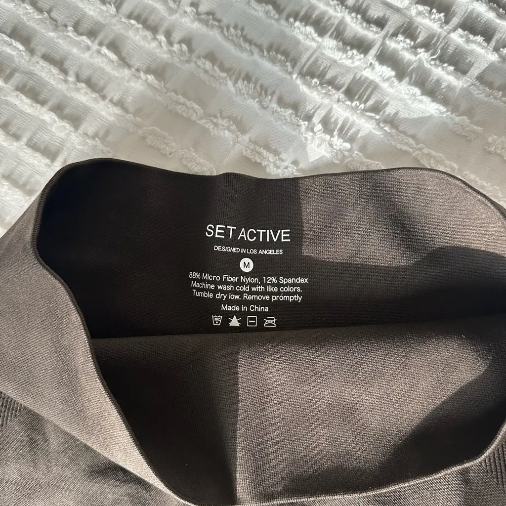 Set Active Women's Black Shorts - Image 3