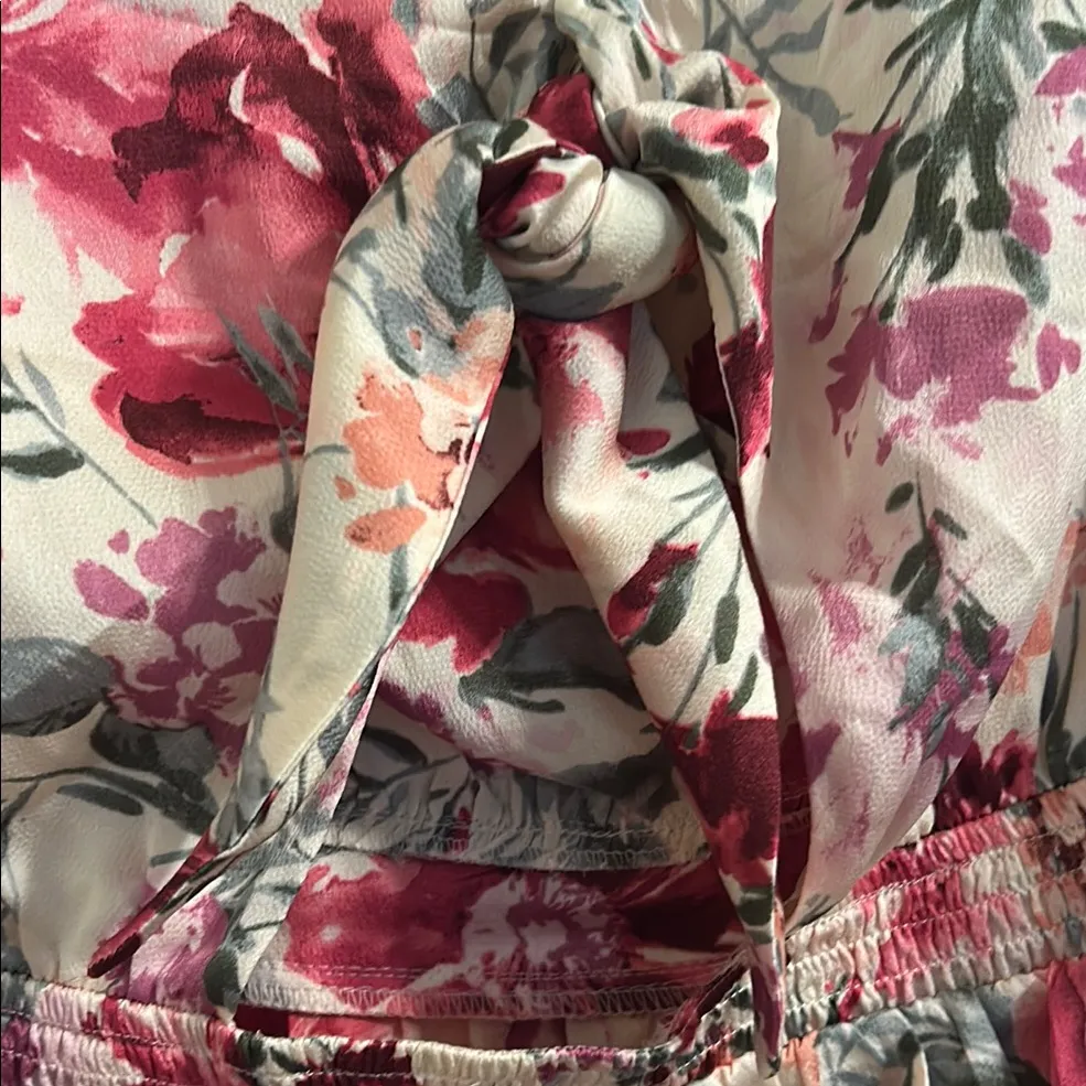 Express White and Cream Ruffled Wrap Blouse - Image 4