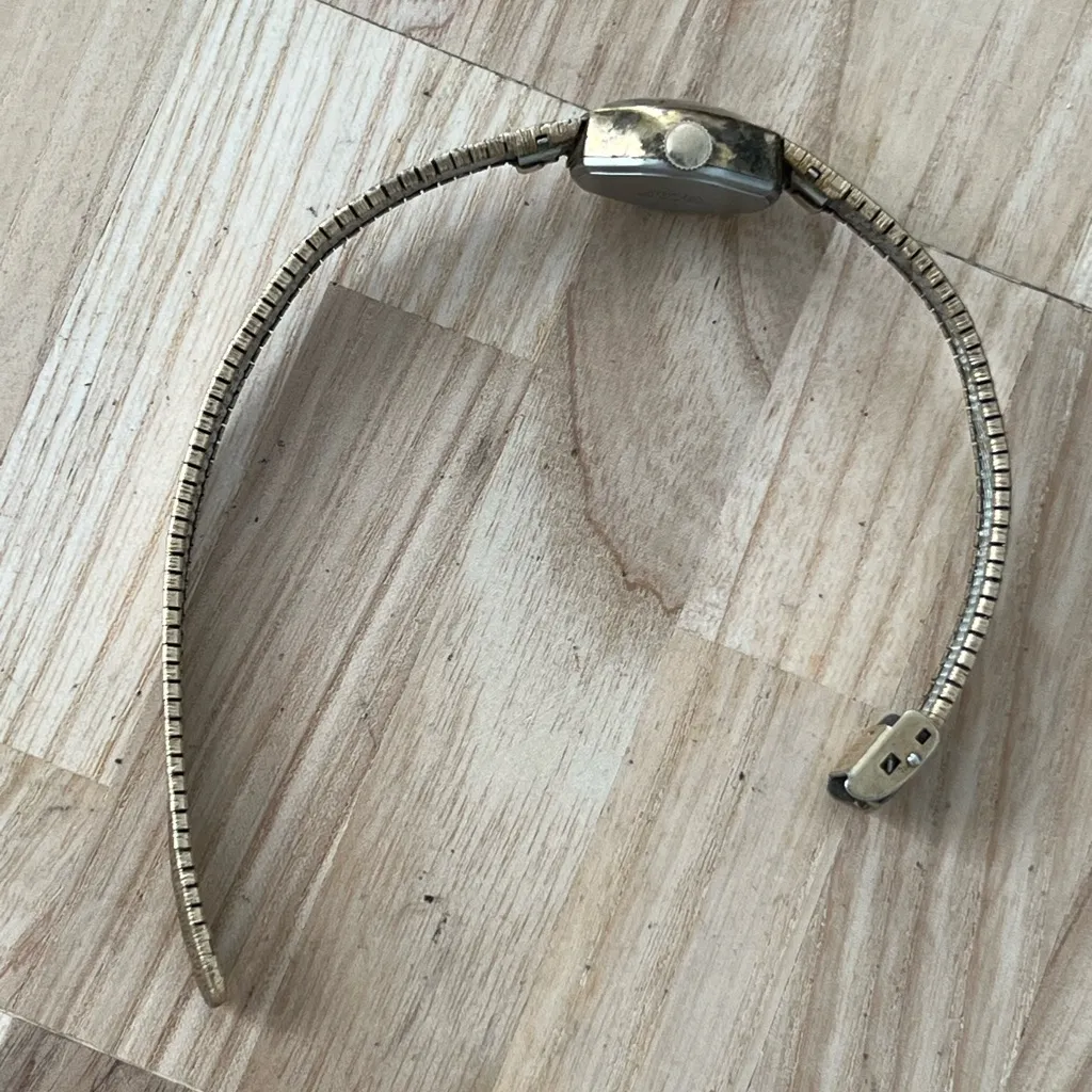 Westclox 17 Jewels Vintage Mechanical Ladies Watch Gold Oval Dial Case Bracelet - Image 5