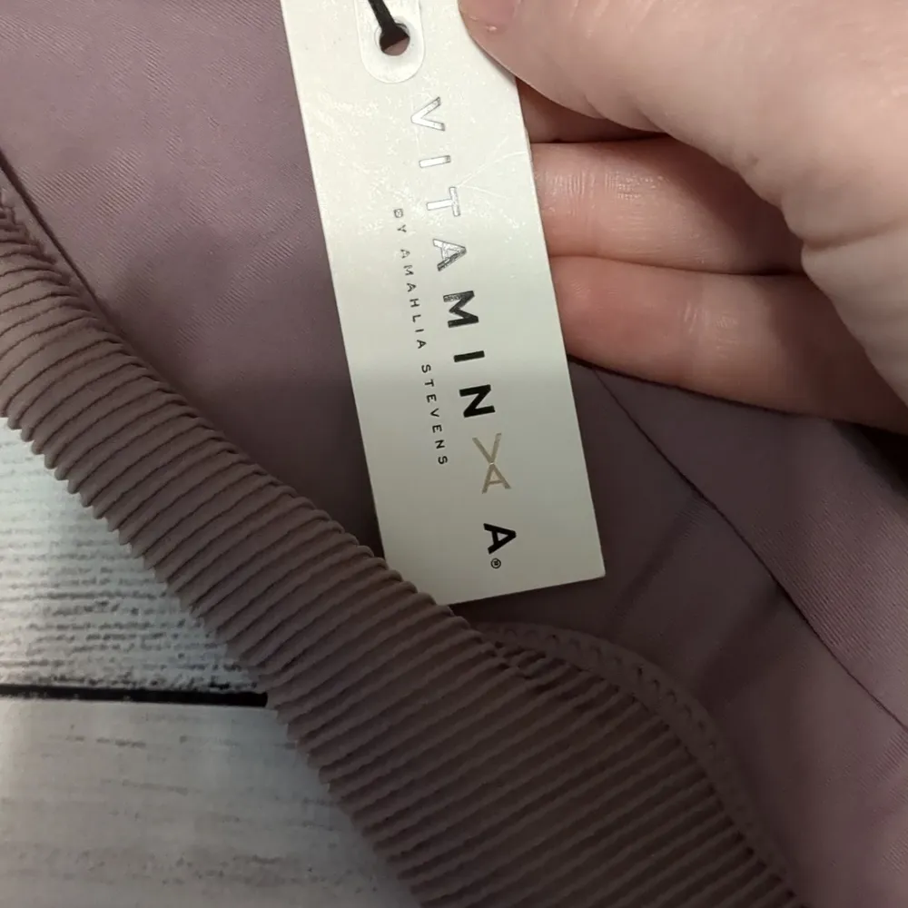 Vitamin A Alana bodysuit size small - Image 4