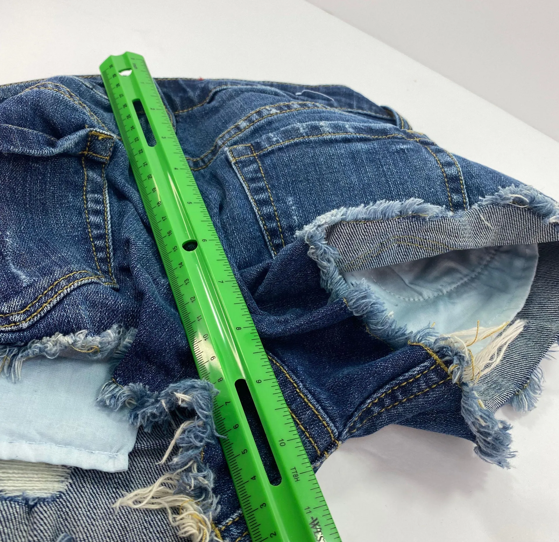 Mossimo Denim Shorts Distressed Junior Size 3 - Image 4