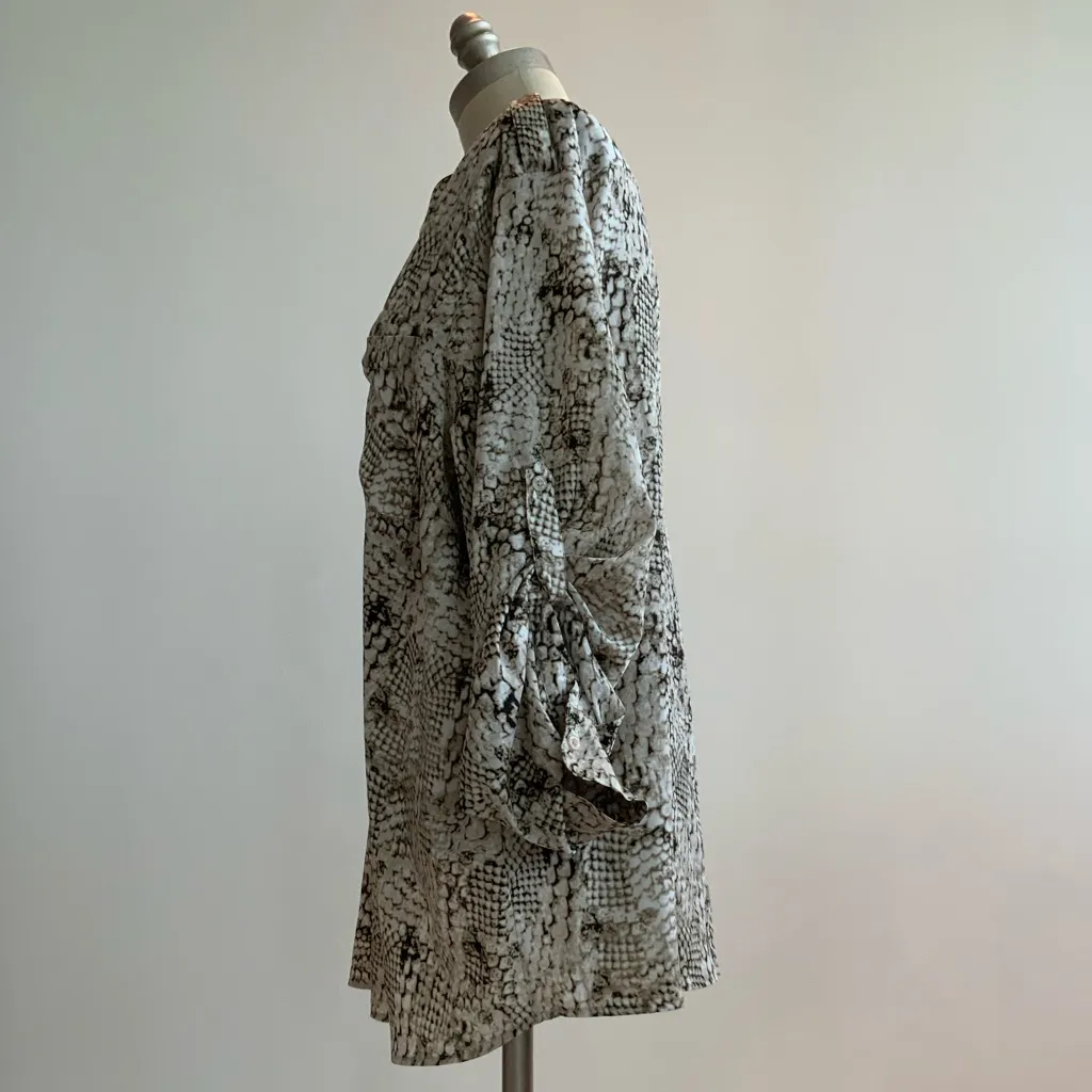 Calvin Klein Chic Beige and Brown Snake Print Top 2X - Image 5