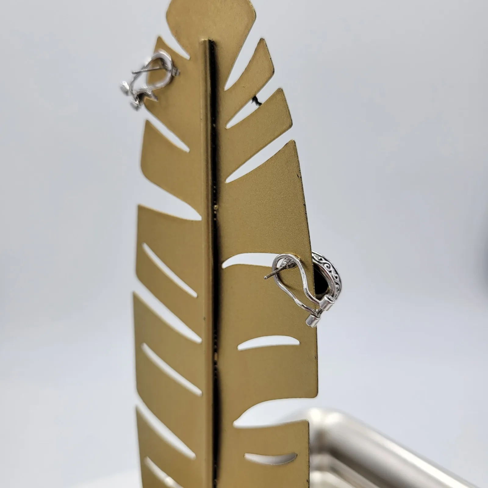 Vtg Stud Earrings Womens Silver Gold Tone Beveled Black Crystal Chunky Statement - Image 4