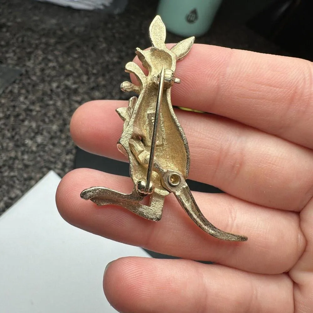Avon Kangaroo With Baby In Pouch Gold Tone Brown Rhinestone Brooch Pin Signed - Image 8