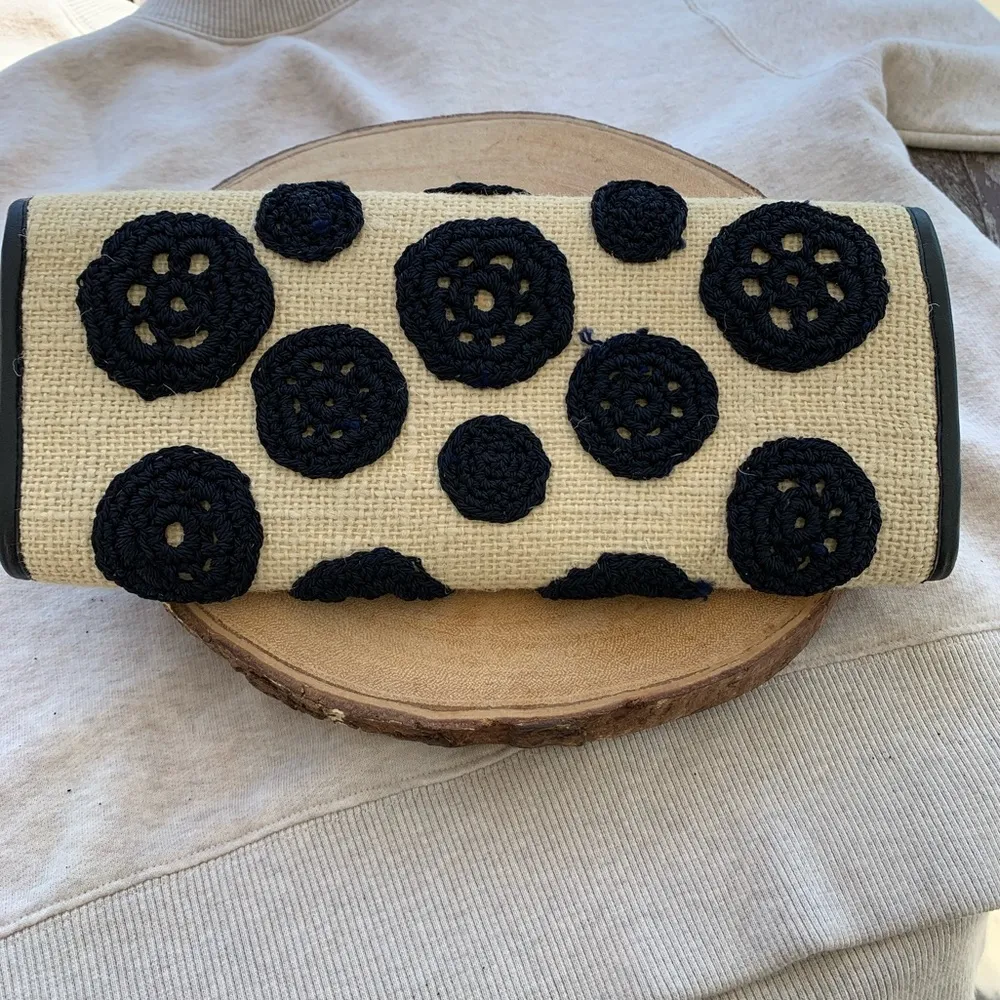 Artmosphere straw knit clutch - Image 2