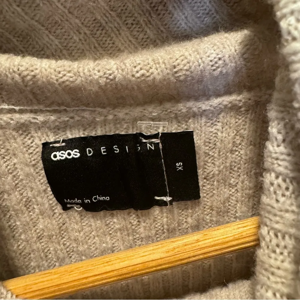 tan ribbed turtleneck cropped sweater - Image 6