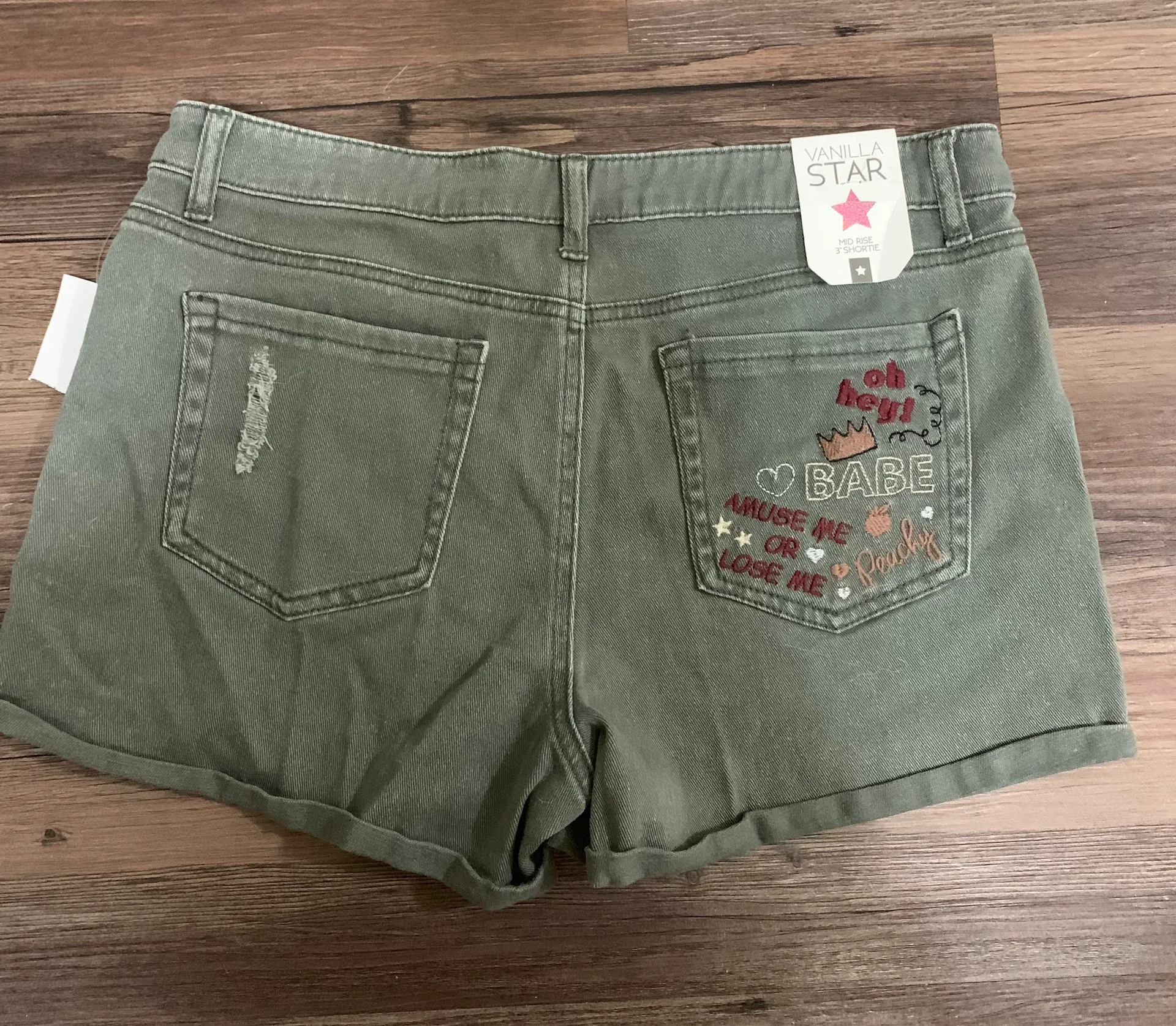 Olive Mid-Rise 3” Embroidered Shorts - Image 4