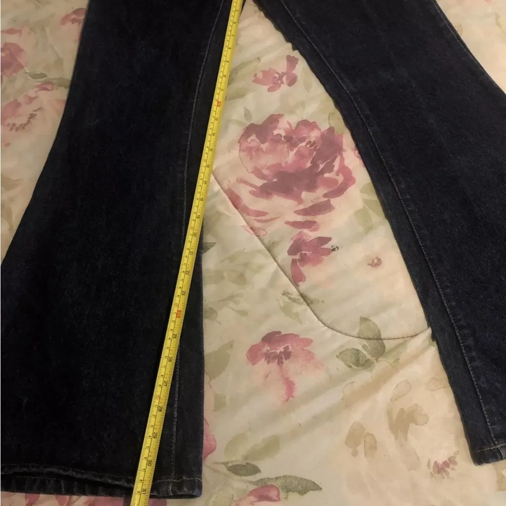 DKNY Trademark  Women's Flare denim jeans Y2K wide leg  Boho Size 9L - Image 4