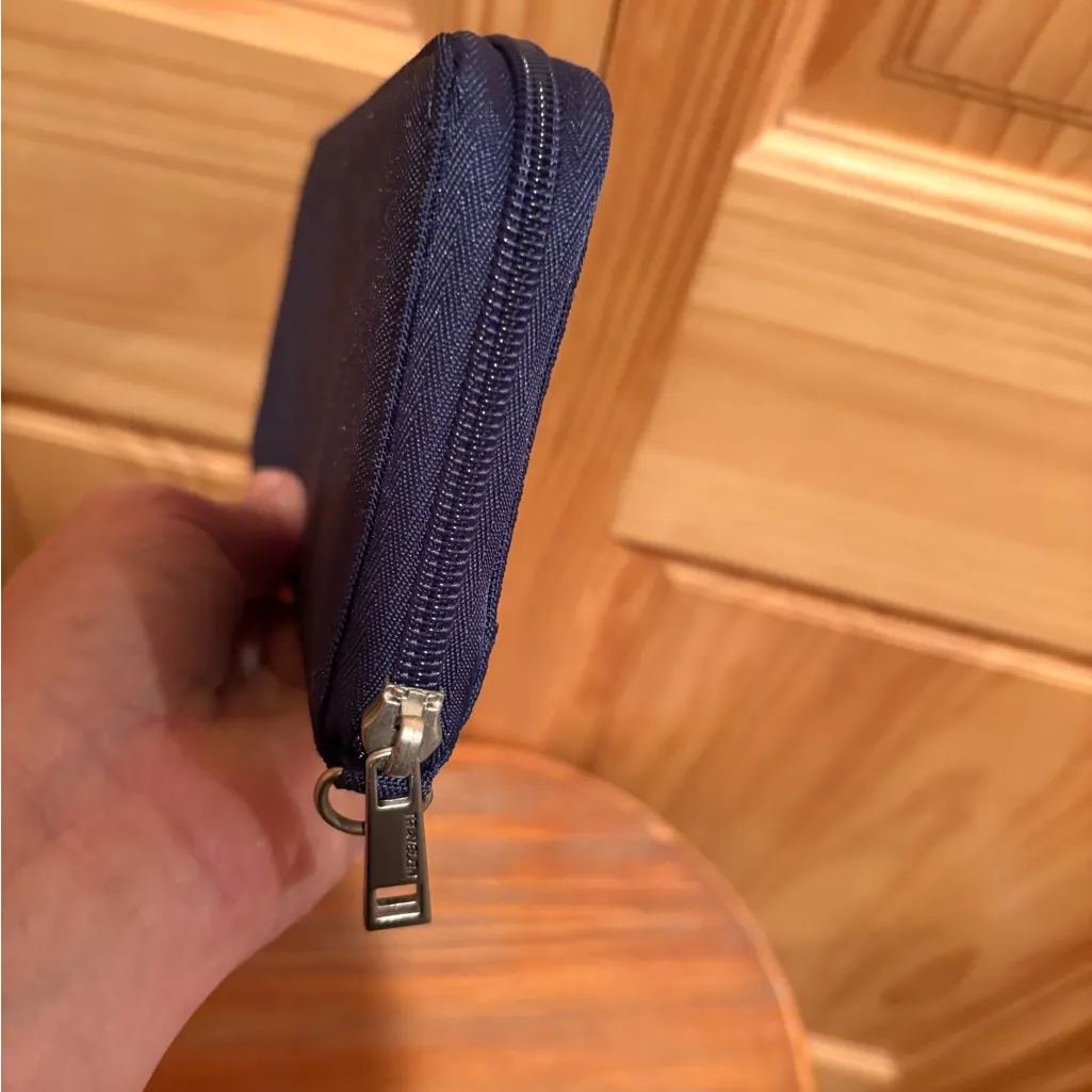 TRAVELON RFID blocking double zip clutch Wallet women’s - Image 6