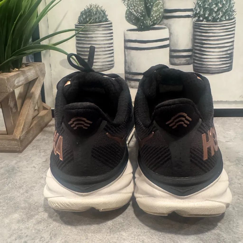 Hoka Clifton  Size 8 Black/Gold, Womens Running Shoes - Image 7