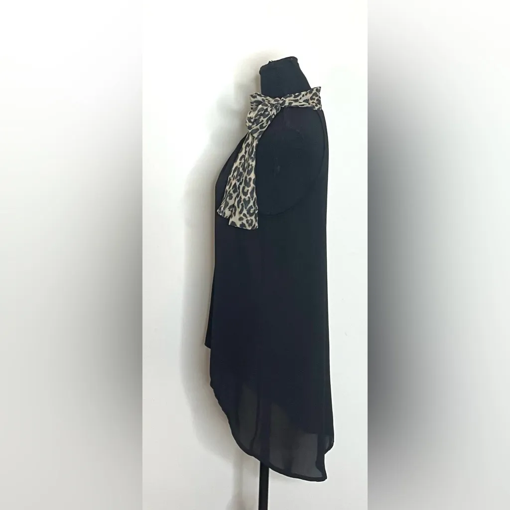 White House Black Market- Black Blouse with Animal Print Detailing Size XS - Image 2