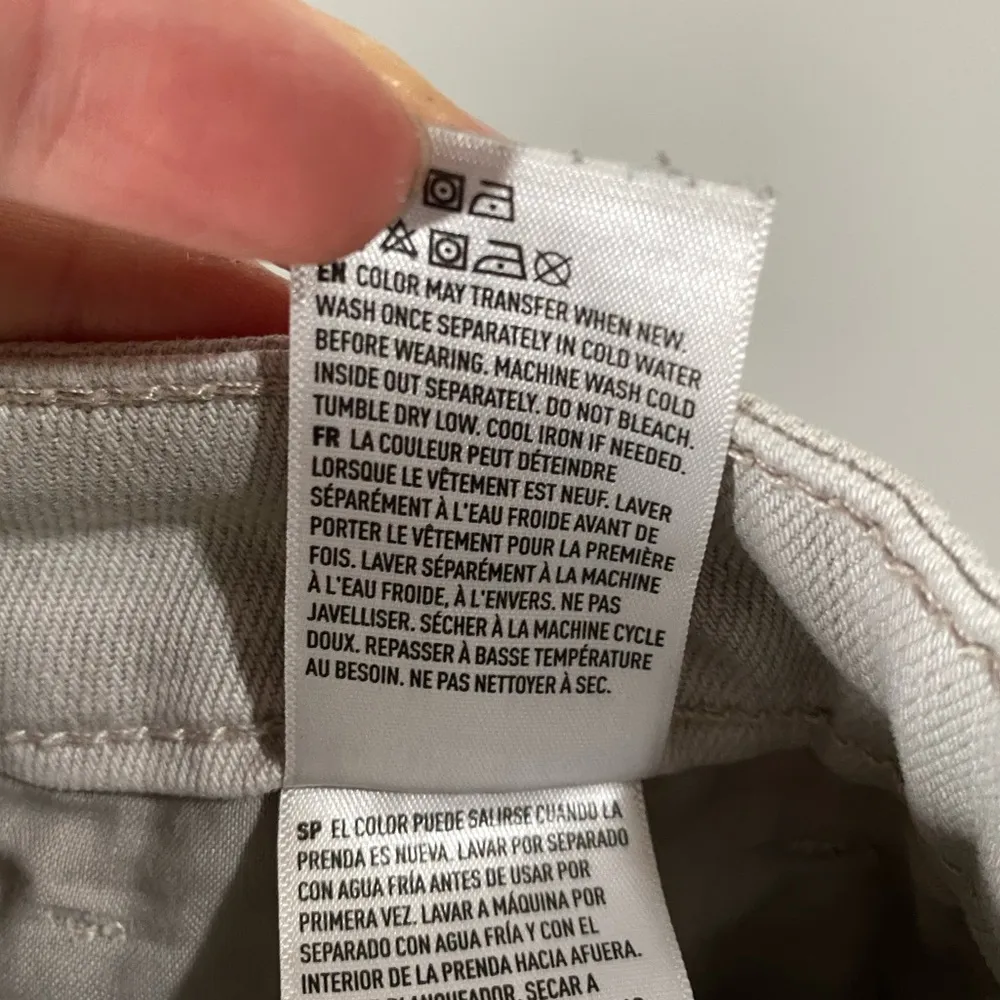 AE Ripped Relaxed Mom Jeans in Gray Distressed Knees Size 12 Regular - Image 7