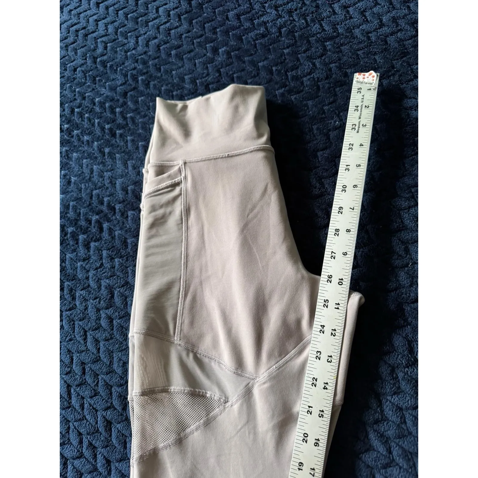 Lululemon Women's Forget The Sweat Tight Mesh Insert Pockets Size 8‎ - Image 9