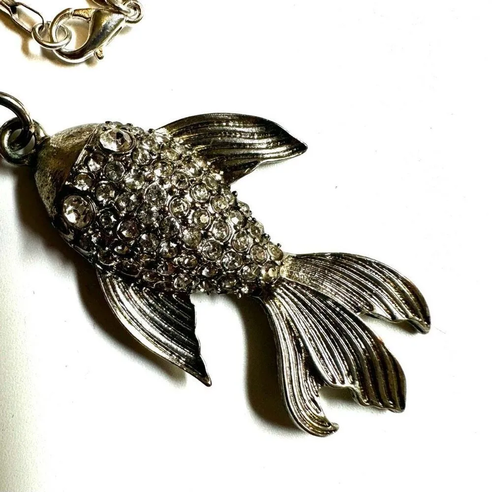 Vintage silver tone fish rhinestone pendant necklace - Image 9