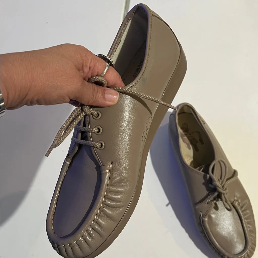 SAS Siesta laced up, comfort shoes tan laced C319770 size 10 WW - Image 4