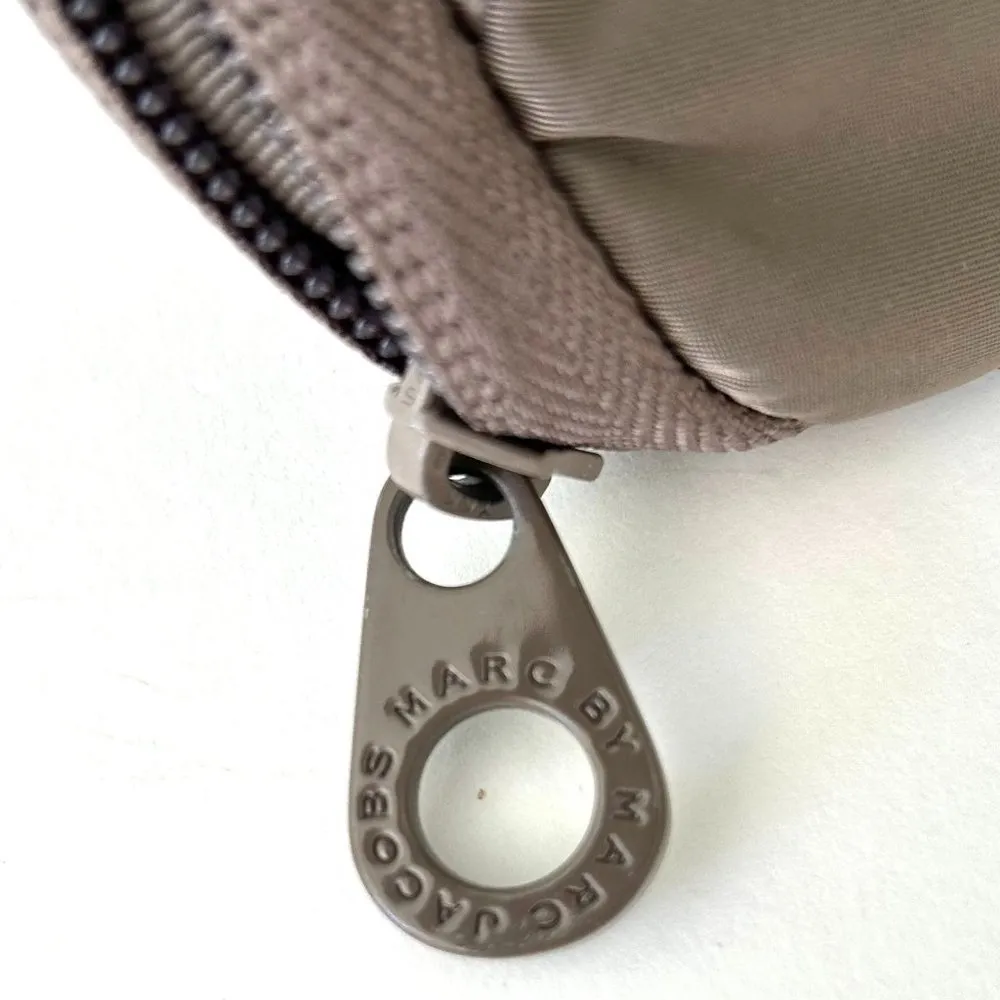 Marc by Marc Jacobs Quilted Laptop Zip Top Case Bag in Taupe - Image 3