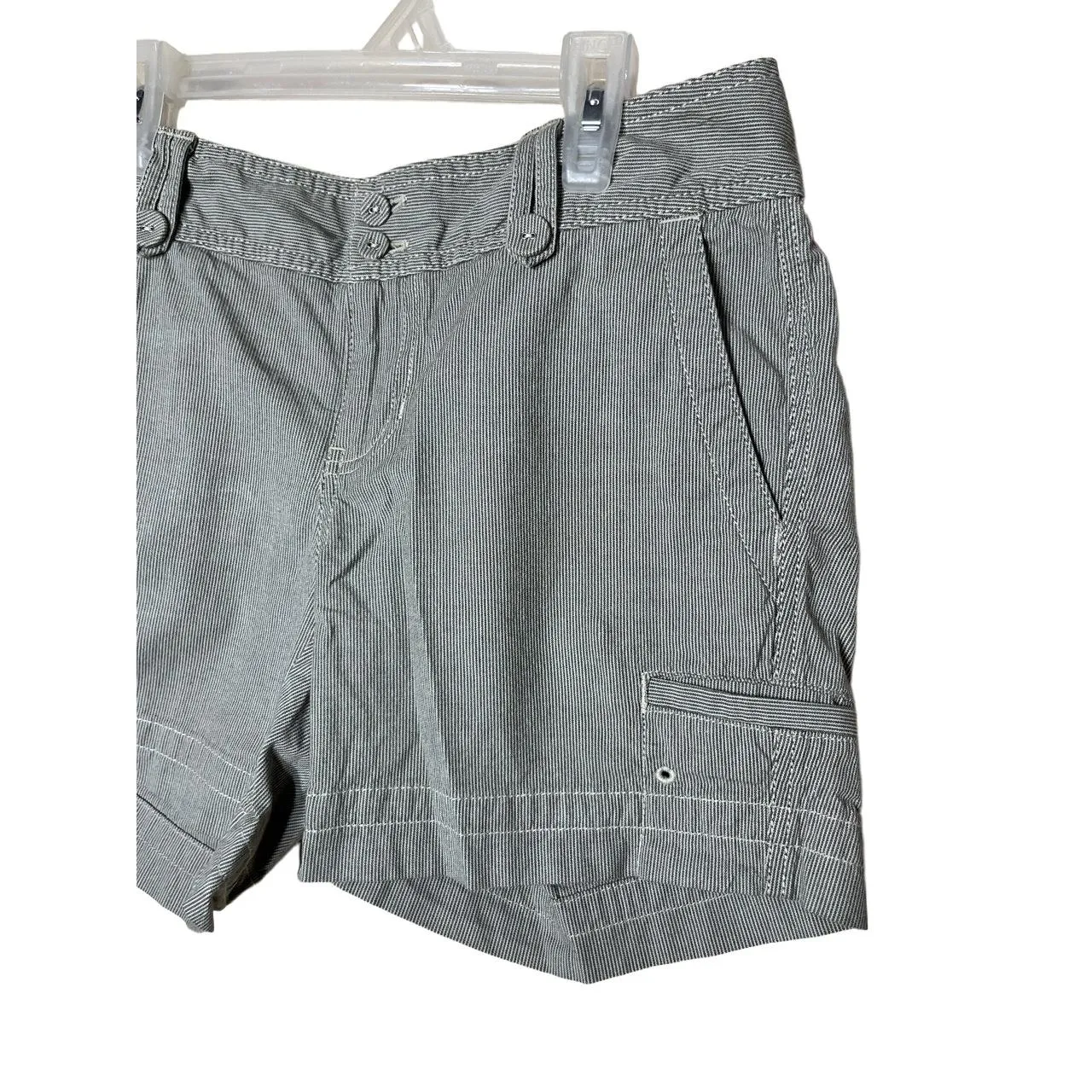 Eddie‎ Bauer Womens Cargo Cuffed Green Pinstripe Shorts Petite - Image 2