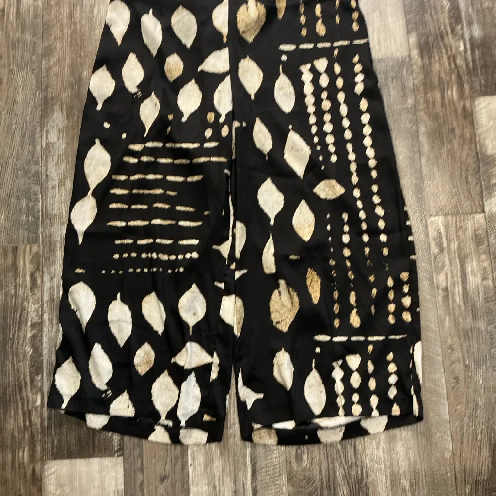 Banana Republic Elegant Black and Cream Halter Jumpsuit Size XL - Image 10