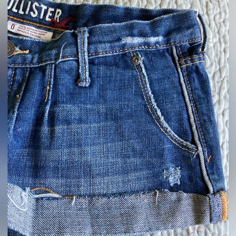 Hollister denim shorts size 0 - Image 3