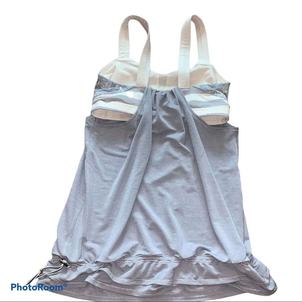 Lululemon Gray & White Back on Track Bra Tank size 4 - Image 6