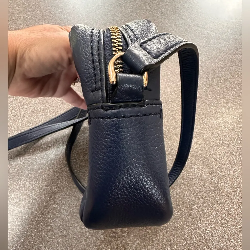 Diane Von Furstenberg DVF Milo leather cross-body bag navy w/gold accents - Image 4