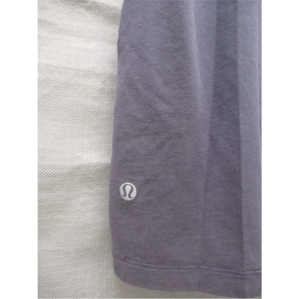 Lululemon Athletica Shirt Womens 6 Gray Side Pockets Round Neck Short Sleeves - Image 6