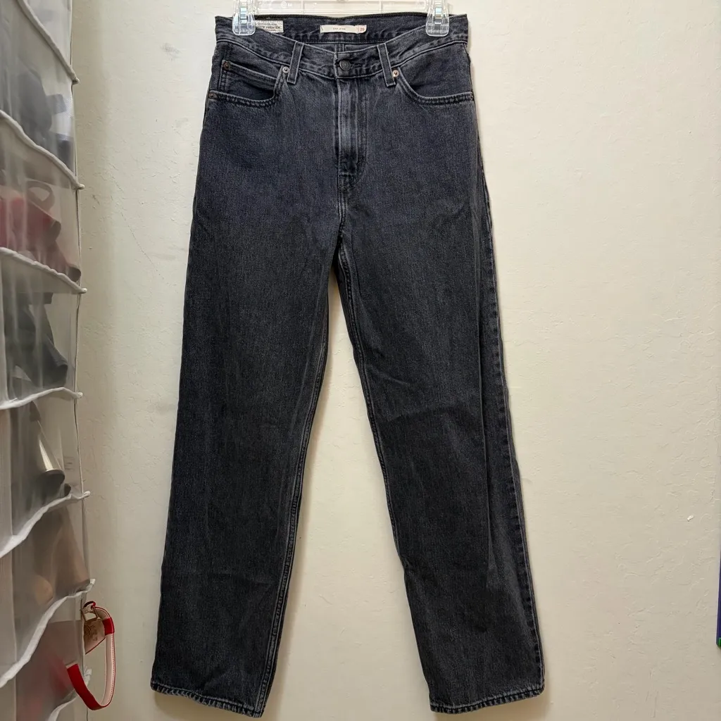 Levi’s Dad Jeans in Black Wash (Black/Gray), 26” Waist High Waisted Straight Leg - Image 8