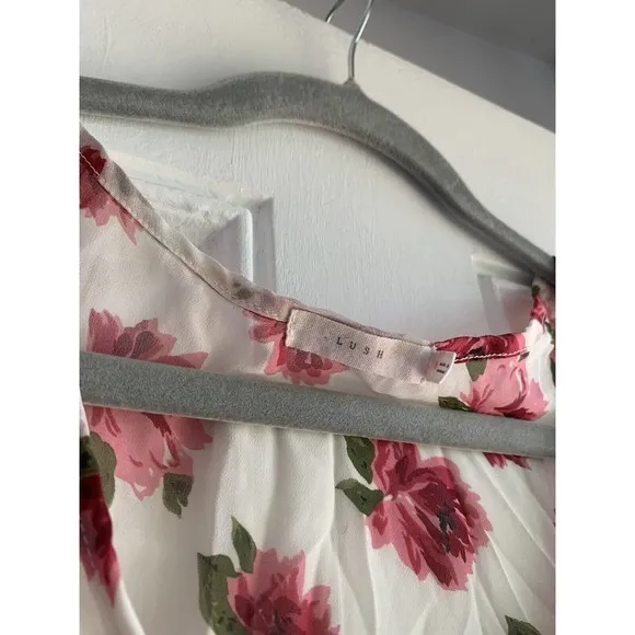 Lush Tank Top Womens Small White Floral Chiffon Semi-Sheer Button at‎ Nape - Image 3