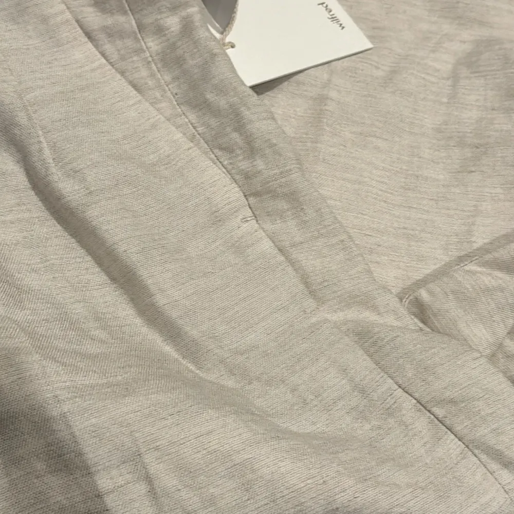 NWT 2022 aritzia Wilfred effortless cropped pant linen natural ecru 2 beige oat - Image 2