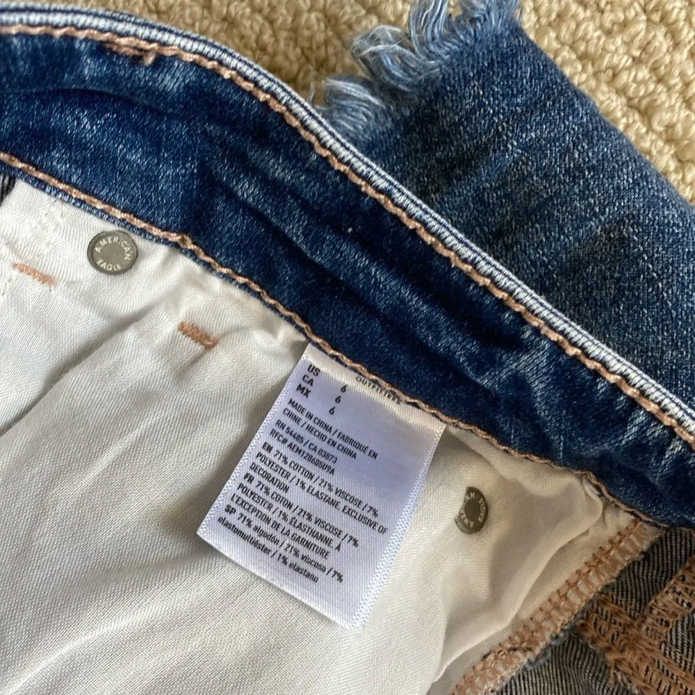 American Eagle High V-Rise Shortie Jean Shorts Next Level Stretch Size 6 Pockets - Image 4