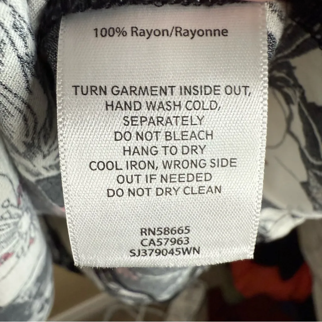 Sejour Women Top Tunic Blouse Shirt Size 22W Poppy Floral Zip‎ Back LS Rayon Black - Image 5