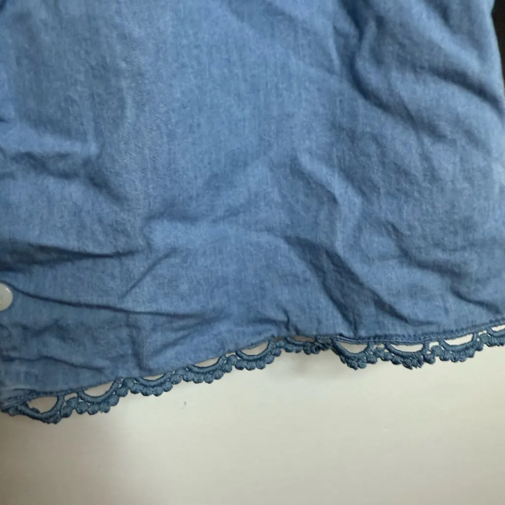 Cupio Blue Chambray Button Front Floral Embroidered Lace Puff Sleeve Blouse - Image 7