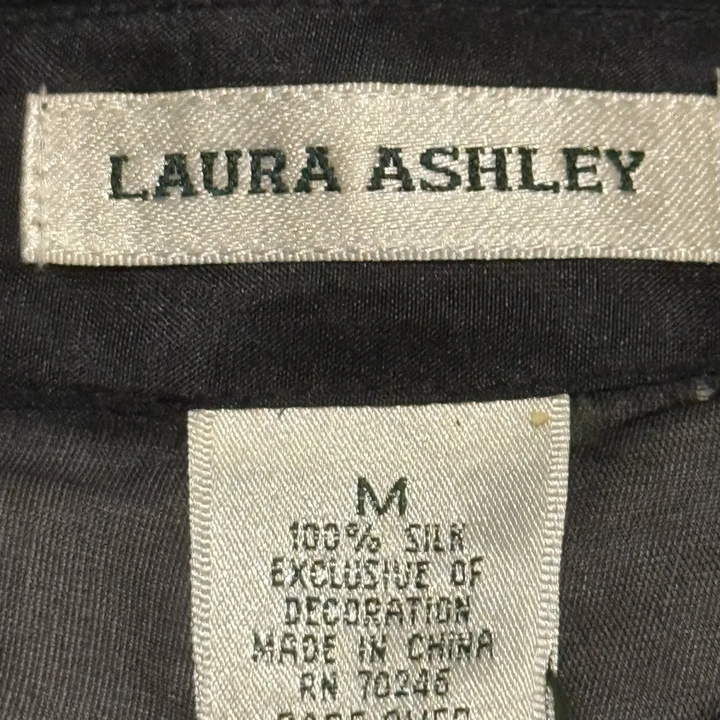 ✨Vintage Laura Ashley Silk Button-Up Blouse Size M - Image 3