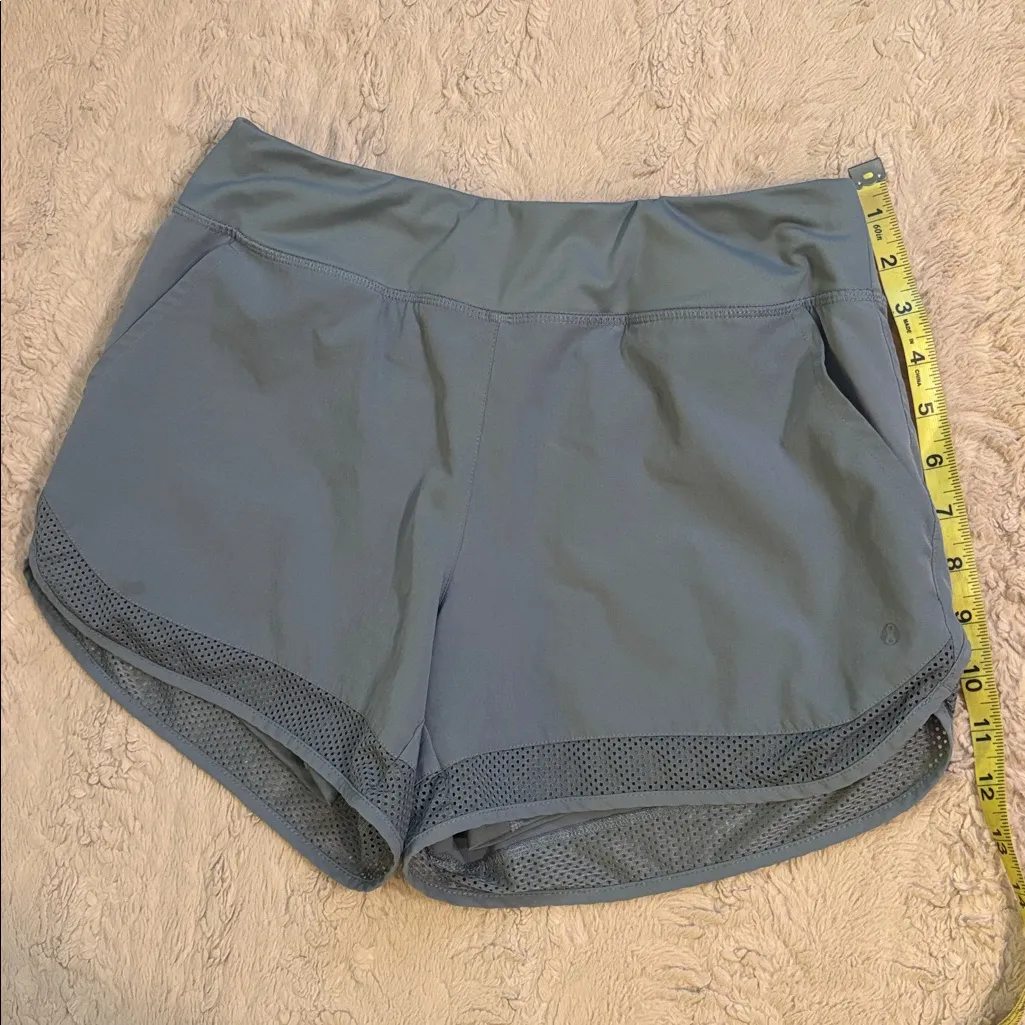 Layers shorts in size S - Image 2