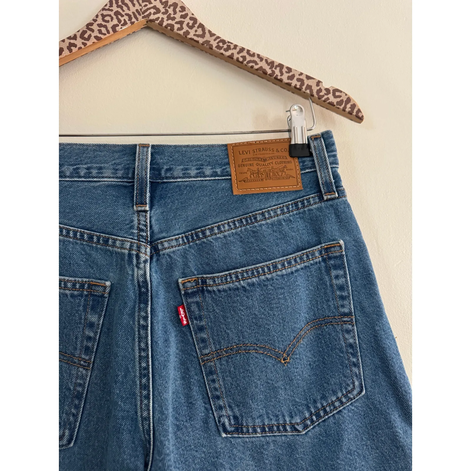 LEVI'S Baggy Dad Jorts in Foolish Love Dark Wash Size 27 - Image 5