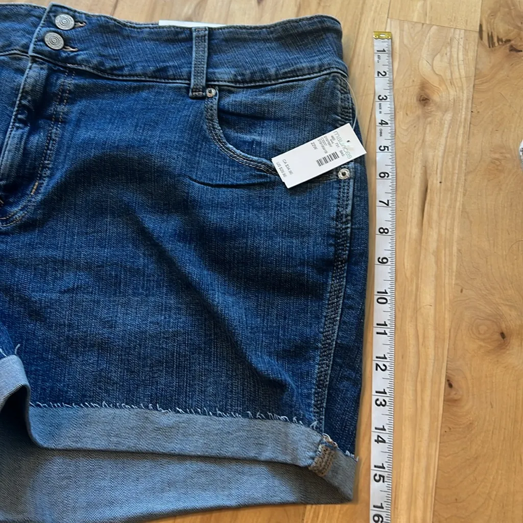 Maurices Plus Size Classic 5” Mid-Rise Original Fit Denim Jean Shorts - NWT - Image 11