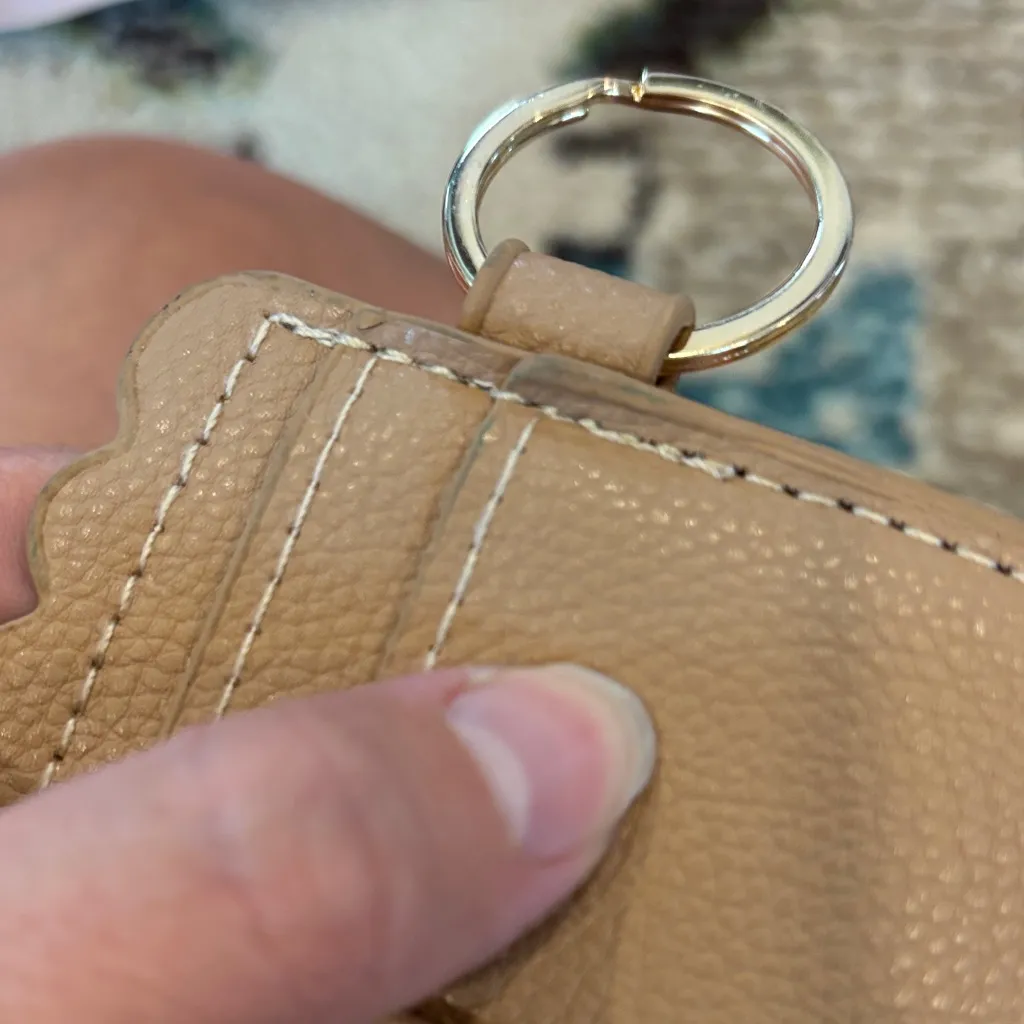 Tan Faux Pebbled Leather Scalloped Edge Card Holder Keyring - Image 4