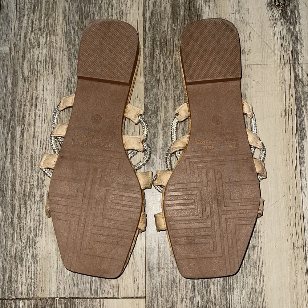 Sale! 🔥🔥🔥 Cape Robbin Bling Sandals size 7 - Image 2