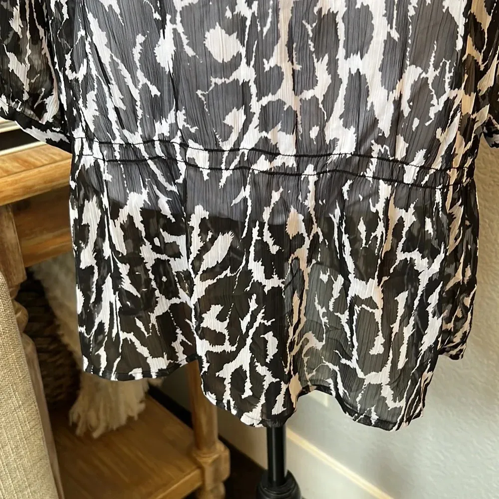 Chico’s Sheer Animal Print Tunic Top Size Medium - Image 3
