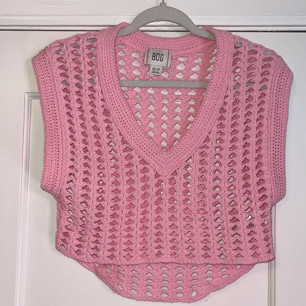 Urban Outfitters BDG Leigh Cropped Sweater Vest XS - Image 2