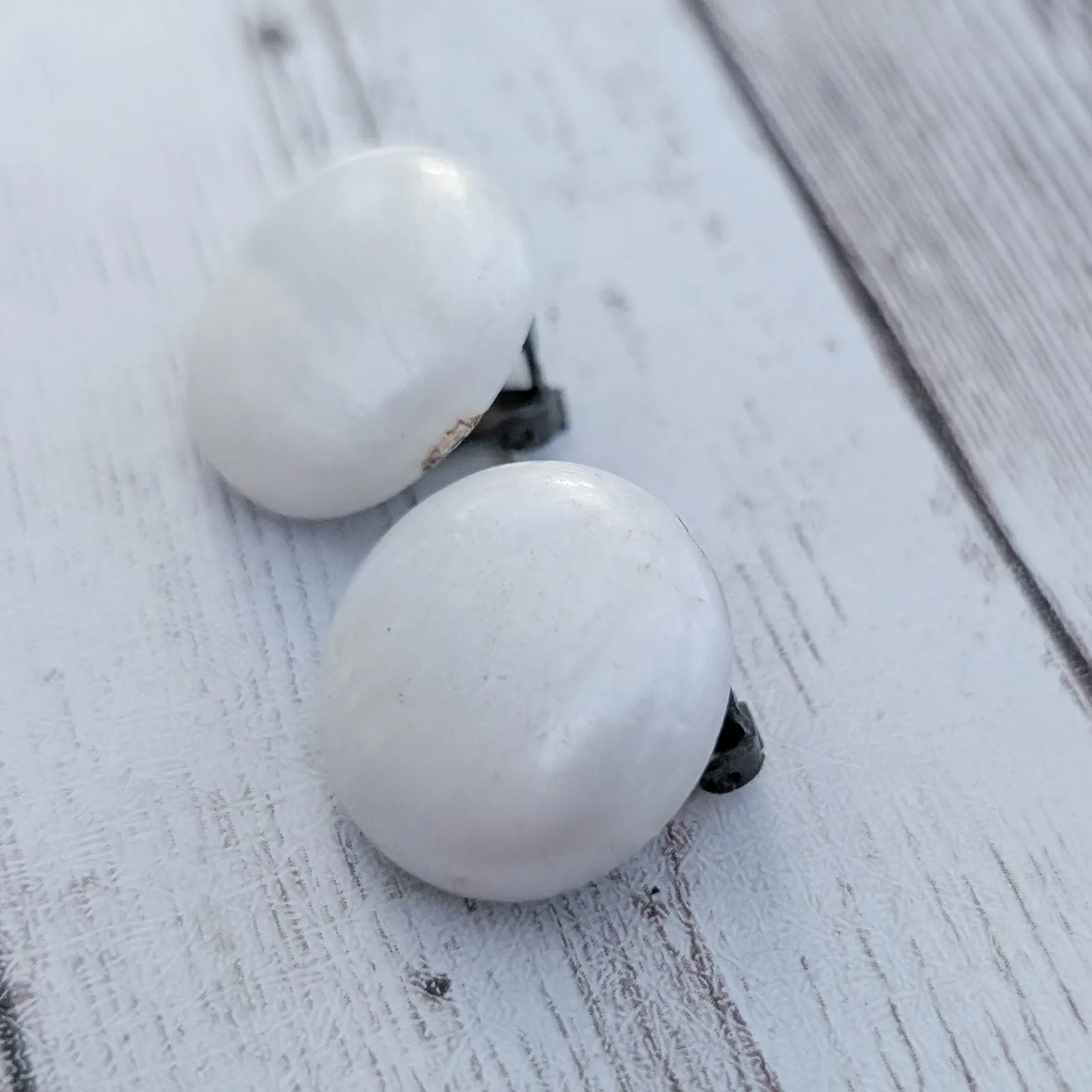 Vintage Clip On Earrings Off White with Slight Pearlescent Finish 7/8" - Image 4